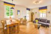 Zwillinge im Doppelpack - wunderschöne Terrasse mit Ostseeblick flankiert von zwei kleinen Traumappartements - Villa Margot-App 15-Wohnbereich